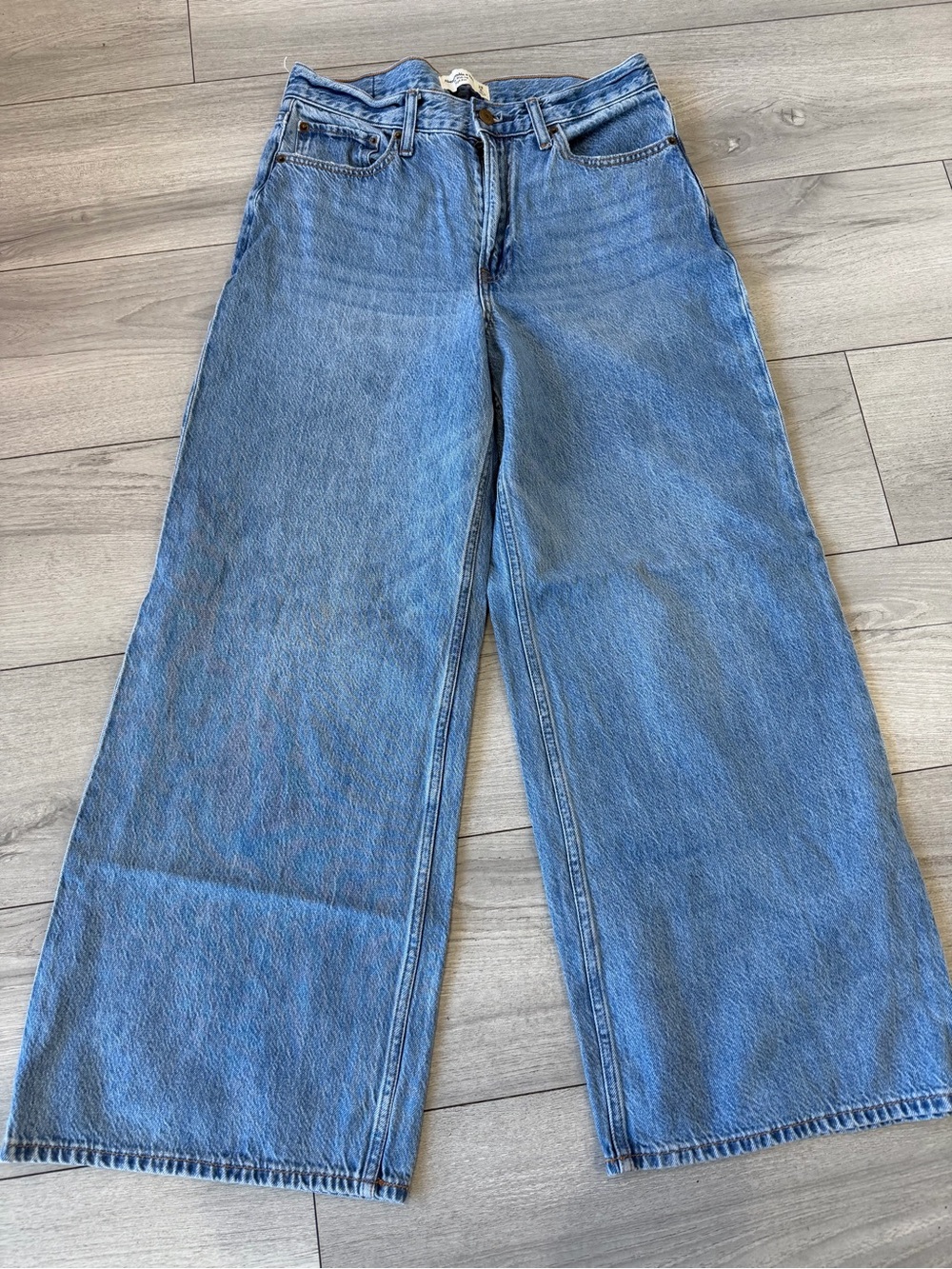 Abercrombie & Fitch Straight Leg Jeans in Light Blue Denim
